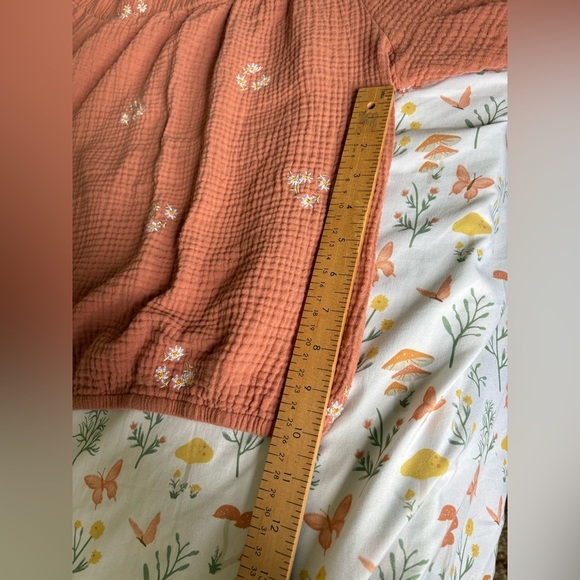 Solitaire Anthropologie size 1X pink daisy embroidered smocked top short sleeve - Picture 7 of 10